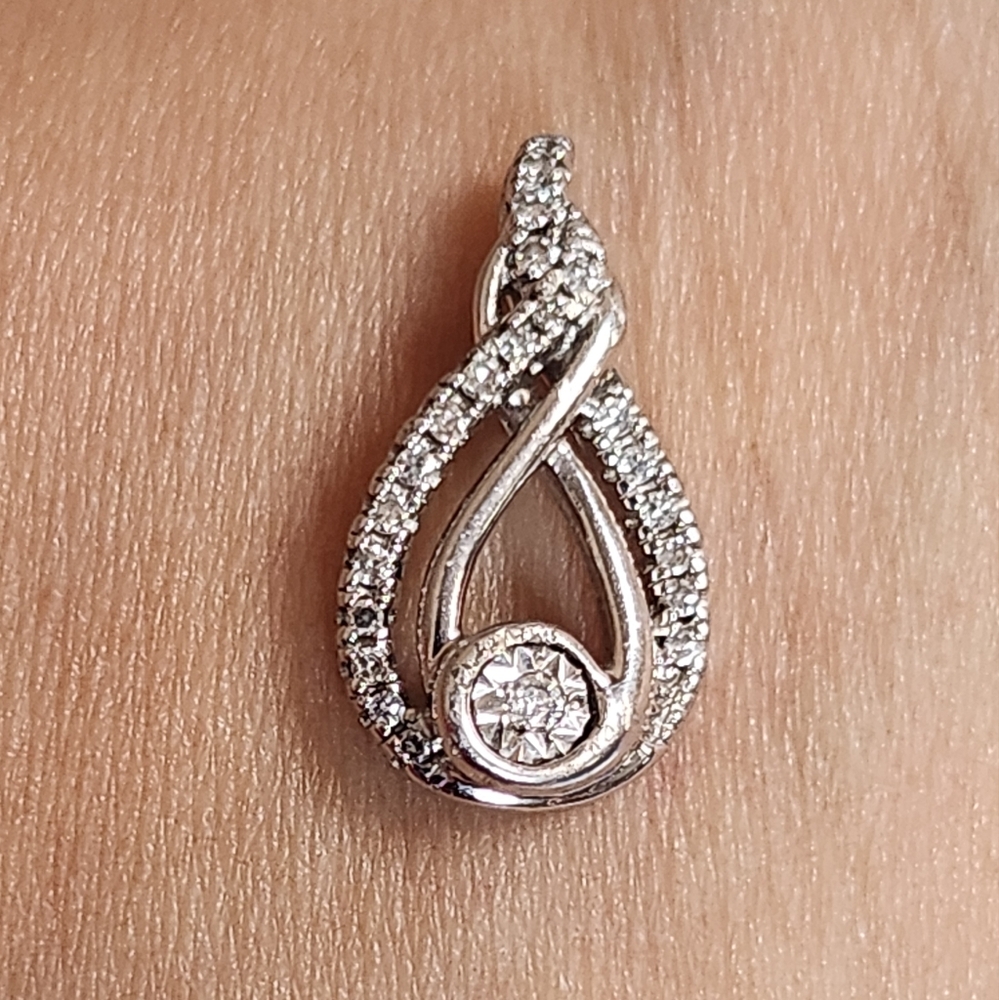 DIAMOND SILVER CHARM